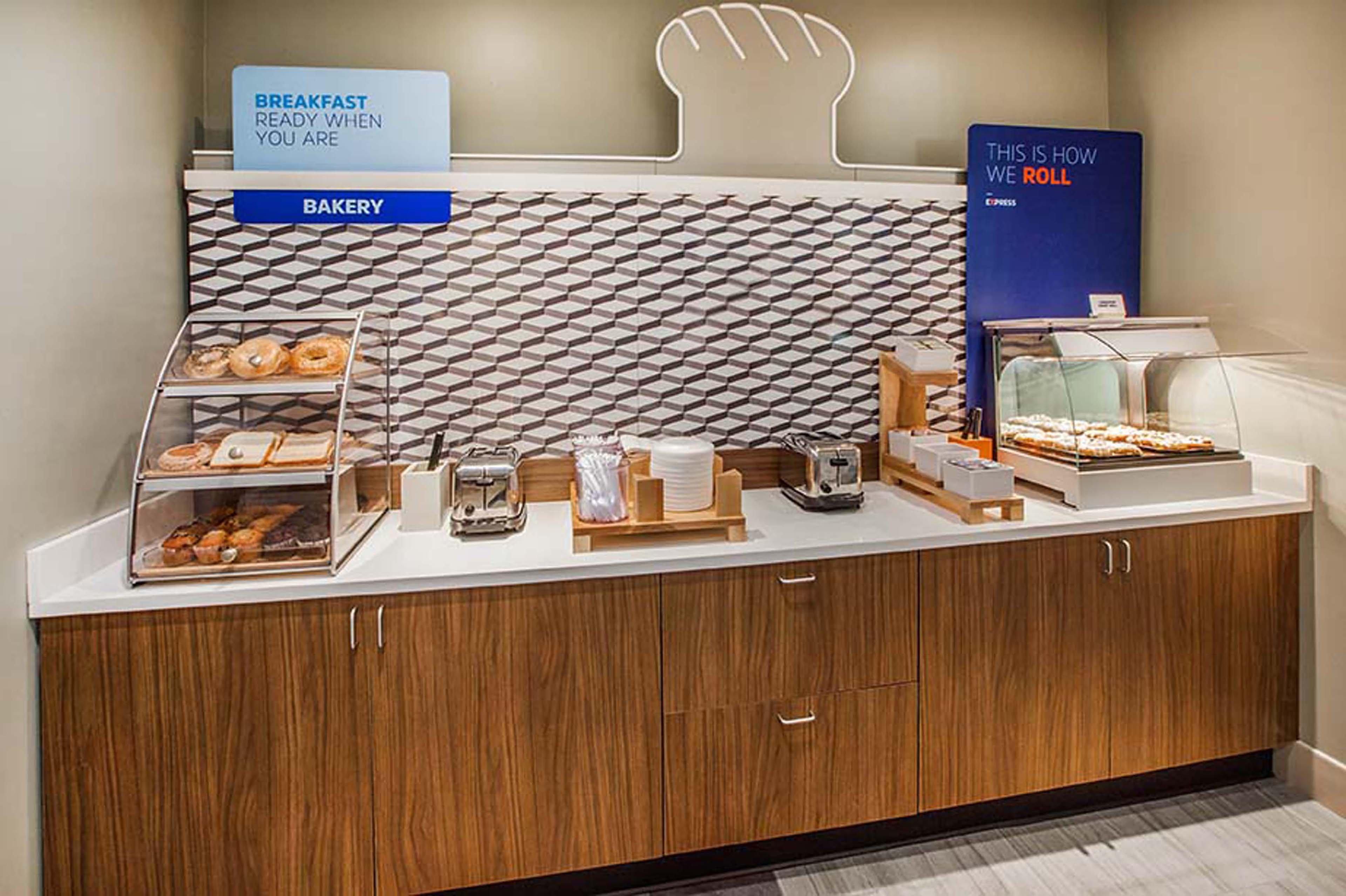 Holiday Inn Express & Suites - Moreno Valley - Riverside By Ihg Buitenkant foto